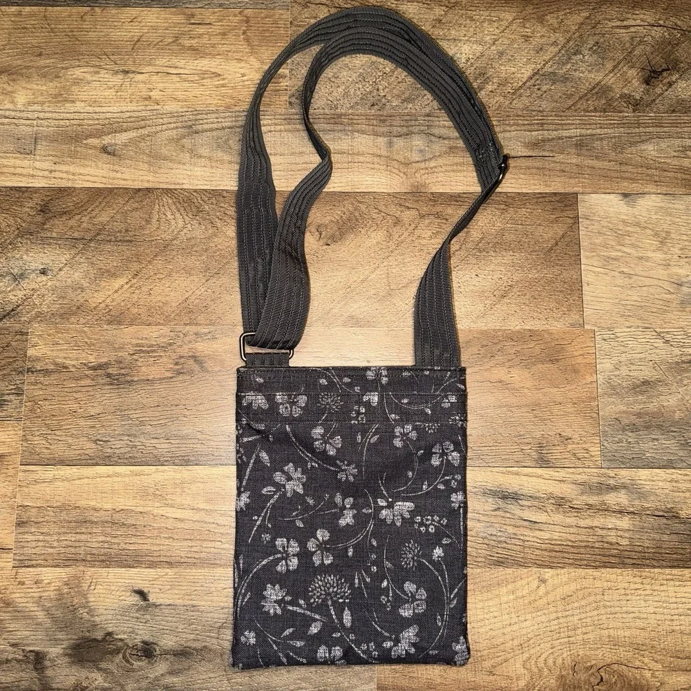 Dakine Crossbody Jordy Handbag Tropical Flowers Grey & Black